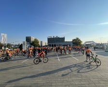 Kolarze i kolarki na trasie tegorocznego wyścigu European Peace Ride