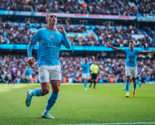 Manchester City. Zespół, który jeszcze kilkanaście lat temu uchodził za niegroźnego sąsiada dla lokalnego rywala ? Manchesteru United. Obecnie The Citizens to globalna marka i jedna z najmocniejszych drużyn na świecie, a na Etihad Stadium występują Erling Haaland, Kevin de Bruyne, Bernardo Silva czy Joao Cancelo. Loty do Manchesteru warto rozważyć tym bardziej, że często można je wyrwać w bardzo korzystnych cenach!