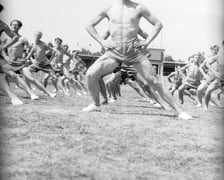 Na zdjęciu widać sportowców na Stadionie Olimpijskim we Wrocławiu. Zdjęcia pochodzą z lat 1945-50