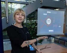 <p>Urszula Jagielnicka, spotkanie o akcji "W k&oacute;łko kręcę" w urzędzie miejskim, 28 września 2023</p>