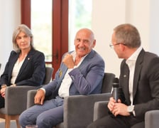 Zdjęcie z konferencji prasowej poświęconej 81. Tour de Pologne (1 sierpnia, Hala Stulecia)