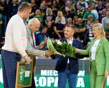 <p>Mirosław Łopatka, Mieczysław Łopatka, Michał Lizak i Renata Granowska; Śląsk - Falco w Hali Stulecia, 2 października 2024</p>