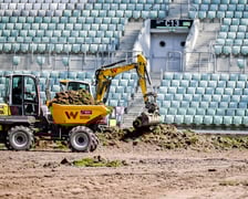 Wymiana murawy na stadionie Tarczyński Arena we Wrocławiu