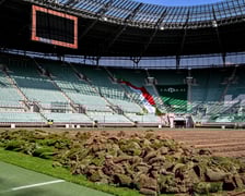 Wymiana murawy na stadionie Tarczyński Arena we Wrocławiu