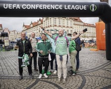 Kibice Realu Betis w strefie na Rynku kilka godzin przed finałem Ligi Konferencji