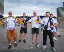 Kibice w drodze na mecz Ukraina - Francja we Wrocławiu