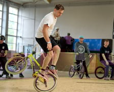 <p>Zawodnicy z Polski i Europy podczas eliminacji BMX Freestyle Contest 2025</p>