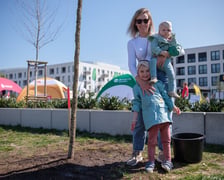Piknik WROśnij we WRO na skwerze Scharouna na Nowych Żernikach