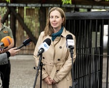 Konferencja prasowa poprzedzająca akcje "Noc w klatce" we wrocławskim zoo