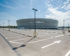 Na parkingu wrocławskiego stadionu pod koniec 2022 roku pojawi się 1240 paneli fotowoltaicznych