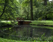 Park Strachowicki kusi spokojem i pięknymi stawami