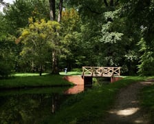 Park Strachowicki kusi spokojem i pięknymi stawami
