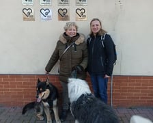 Iwona Gottfried (po prawej), tegoroczna laureatka miejskiego oznaczenia, i Barbara Borzymowska, przewodnicząca Kapituły