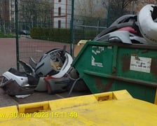 Nieprawidłowo wyrzucone odpady XXL
