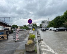 Tak wyglądał chodnik przy Kolejowej przed rozszczelnieniem