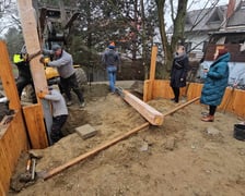 W parku Strachocińskim powstaje całoroczna górka saneczkowa