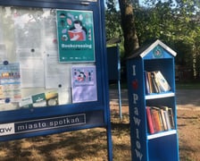 Regał z książkami - Rada Osiedla Pawłowice