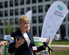 Katarzyna Szymczak-Pomianowska, dyrektor Departamentu Strategii i Zrównoważonego Rozwoju, na skwerze Hansa Scharouna na Nowych Żernikach