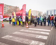 <p>Wręczanie pojemnik&oacute;w na bioodpady pod Halą Tęcza we Wrocławiu</p>