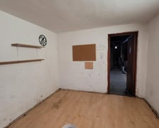 Azyl Ekostraży przy ul. Miłoszyckiej 67 we Wrocławiu pilnie potrzebuje remontu. Pierwszy etap już sie rozpoczął