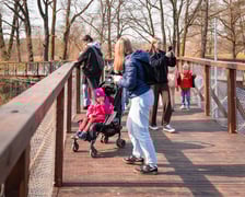 Nowa kładka nad wybiegiem niedźwiedzi we Wrocławskim zoo