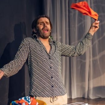Spektakl „Włoch w salonie” Teatru Kambak