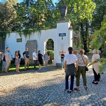 Oprowadzanie po Starym Cmentarzu Żydowskim z przewodnikiem muzealnym
