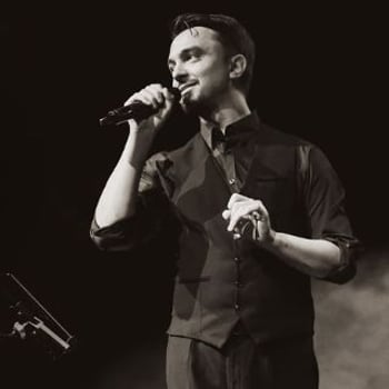 Scena Pod Regałem „Ta ostatnia niedziela…” – recital piosenek przedwojennych