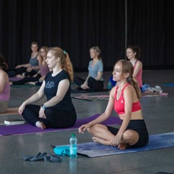 Sportowa sobota: Kundalini Joga [Lato na Pergoli 2025]