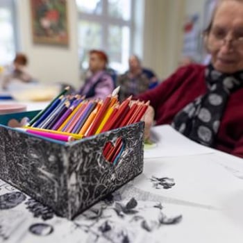 Jesienne mandale – warsztat plastyczny [Wrocławskie Dni Seniora 2025]
