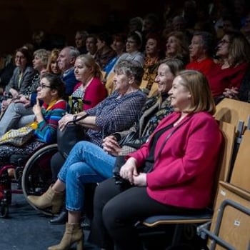 „Sąsiedzi” – zabawy teatralne [Wrocławskie Dni Seniora 2025]