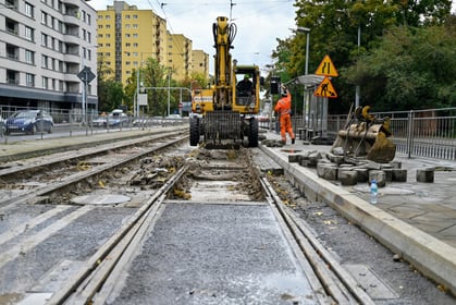 Montaż zwrotnicy z wymianą nawierzchni na przystanku tramwajowo-autobusowym „Ogród Botaniczny”