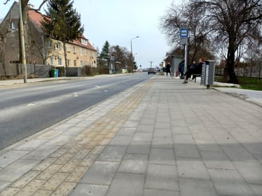 Budowa chodnika przy ul. Kurpiów na odc. od ul. Brylantowej do przejścia dla pieszych