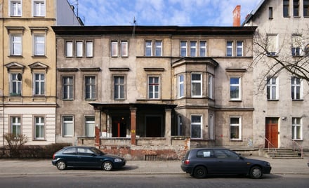 Remont budynku przy ulicy Zegadłowicza 4