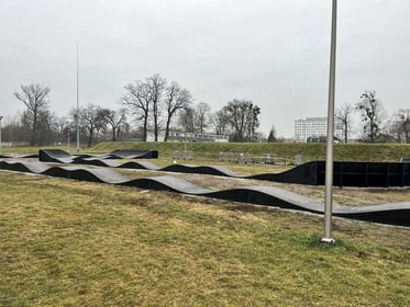 Budowa toru pumptrack na Stadionie Sportowym „Zakrzów”