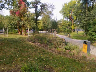 Park Kolumba – wykonanie nawierzchni, oświetlenia i montaż małej architektury