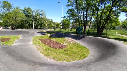 Kuźniki na rolkach – mały park rekreacji przy górce