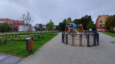 Zieleń to życie – parki kieszonkowe, nasadzenia i zielone zakątki w całym mieście, ul. Kwaśna