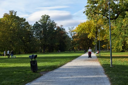 Oświetlenie Parku Klecińskiego