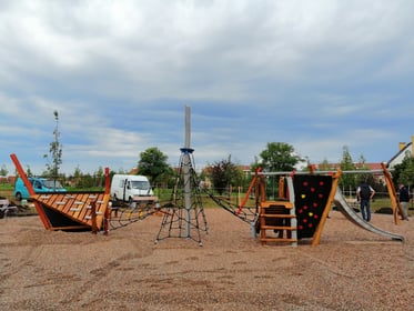 Zagospodarowanie parku Migdałowego, zbudowanie placu zabaw – Etap I