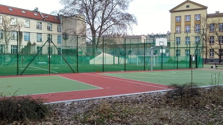 Budowa boiska piłkarskiego o sztucznej nawierzchni dla LO XII przy pl. Orląt Lwowskich 2A