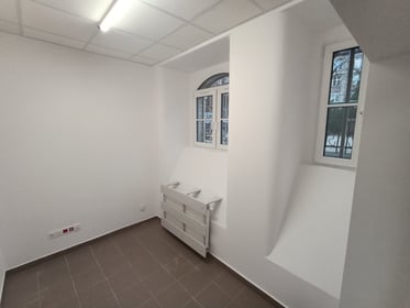 Przebudowa i remont sanitariatów w budynku głównym Zespołu Szkół Logistycznych przy ul. Dawida