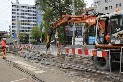 Wymiana rozjazdów i łuków na skrzyżowaniu al. gen. Józefa Hallera i ul. Powstańców Śląskich we Wrocławiu – rozjazdy w ul. Powstańców Śląskich