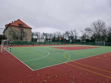 Budowa boiska wielofunkcyjnego przy Młodzieżowym Ośrodku Socjoterapii nr 2 przy ul. Kieleckiej