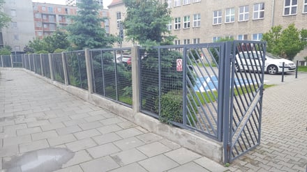 Przebudowa i remont ogrodzenia Szkoły Podstawowej nr 9 przy ul. Nyskiej 66 we Wrocławiu