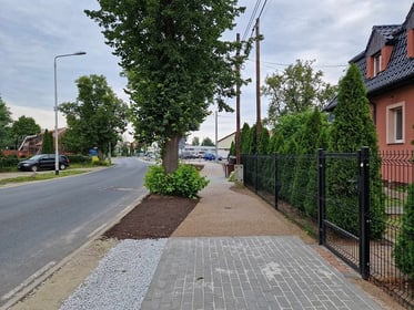 Budowa chodnika przy ul. Brodzkiej na odcinku od posesji nr 131 do marketu DINO.