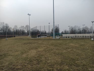 Wykonanie robót budowlanych na terenie Stadionu przy ul. Niepodległości, w tym wykonanie trybuny