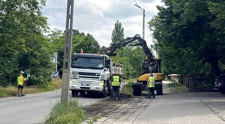 Przebudowa chodnika w al. Poprzecznej