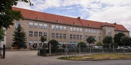Przebudowa i remont zagospodarowania części terenu Szkoły Podstawowej nr 9 przy ul. Nyskiej 66 wraz z przebudową zjazdu