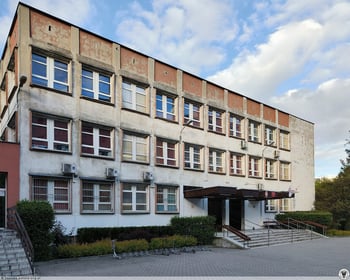 Przebudowa i remont bloku sportowego w Szkole Podstawowej  Nr 3 przy ul. Bobrzej 27 we Wrocławiu